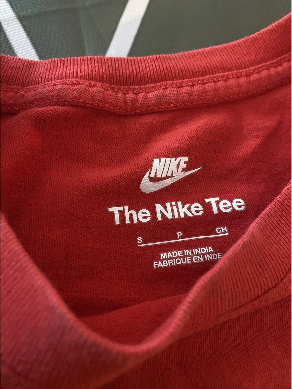 Nike Tee Red Graphic T-Shirt Size Small